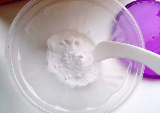 soda bikarbona za zdravljenje glivic na nohtih